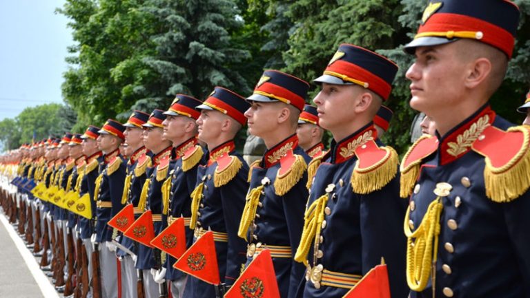 17 soldați moldoveni vor defila la Parada militară de la Bucureşti
