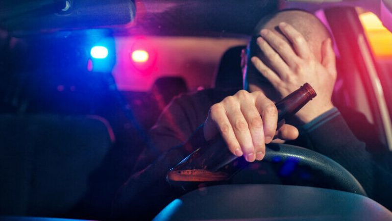 Weekend stropit cu alcool. Mai mulți șoferi s-au ales cu dosare penale după ce au fost prinși băuți la volan