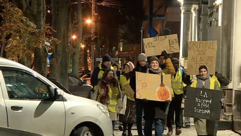 Protest nocturn în Chişinău