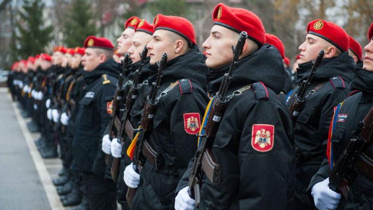 Carabinierii moldoveni se pregătesc să plece în Kosovo