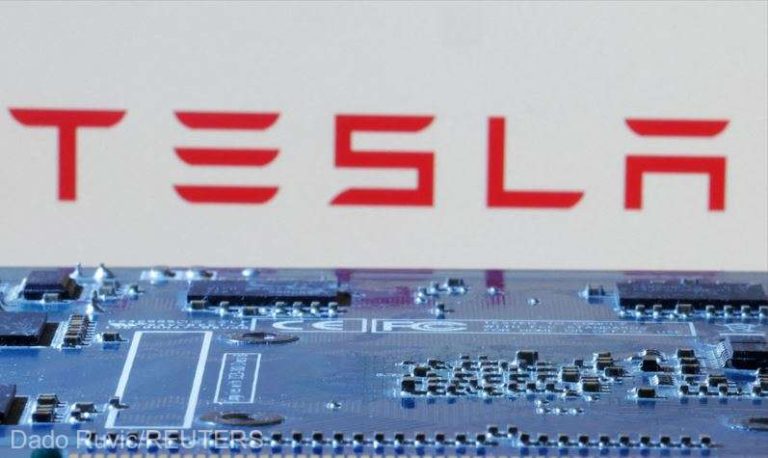 Tesla suspendă producţia în Germania