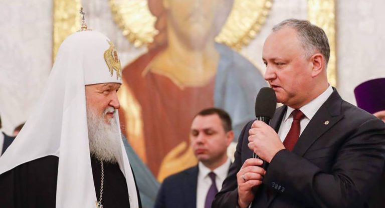 Dodon refuză să spună despre ce a vorbit cu patriarhul Kiril