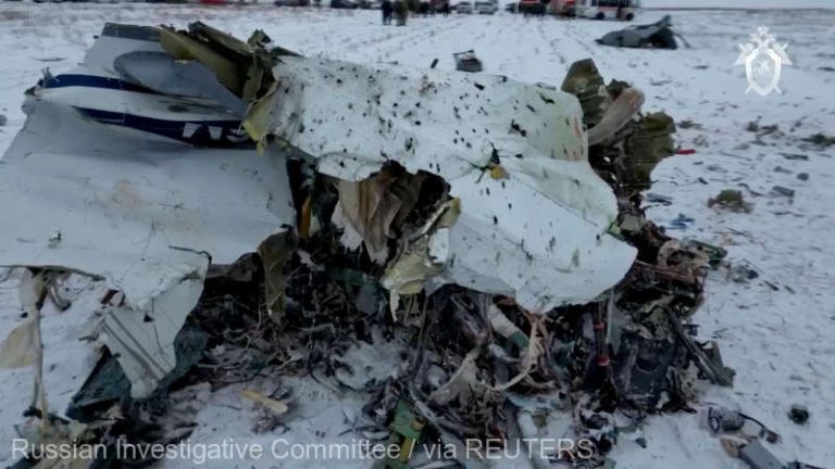 Ruşii spun că avionul IL-76 a fost doborât de rachete americane