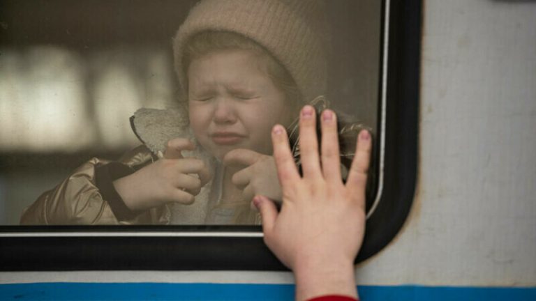 ONU îndeamnă Rusia să pună capăt transferului forţat de copii ucraineni
