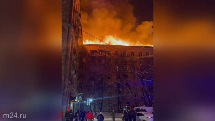 Incendiu de proporţii într-un bloc din Rusia! 400 de oameni au fost evacuaţi în grabă