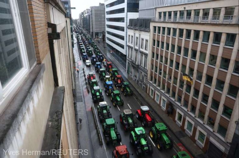Fermierii au reluat protestele la Bruxelles