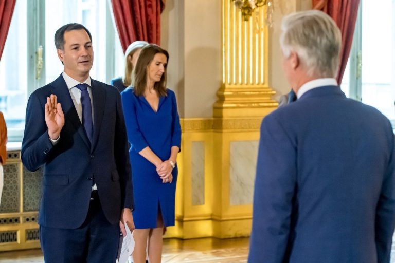 Regele Belgiei acceptă demisia premierului Alexander De Croo