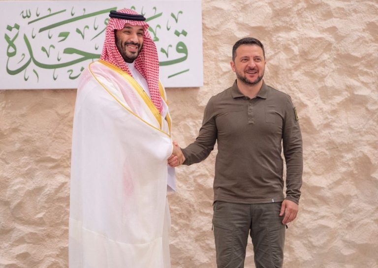 Zelenski vizitează Arabia Saudită înaintea discuţiilor de pace din Elveţia