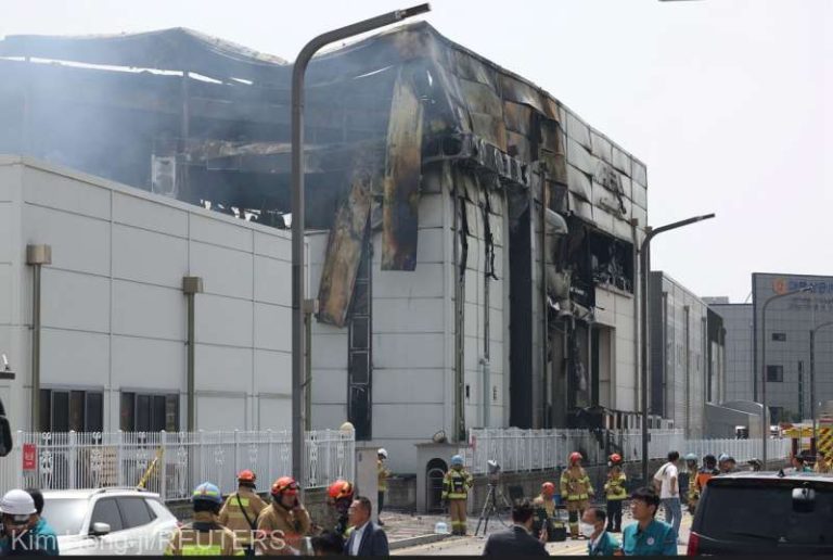 Incendiu ucigaş la o fabrică de baterii de litiu: Zeci de oameni au murit!