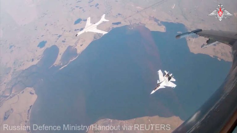 Rusia şi China îşi trimit bombardierele în apropiere de Alaska