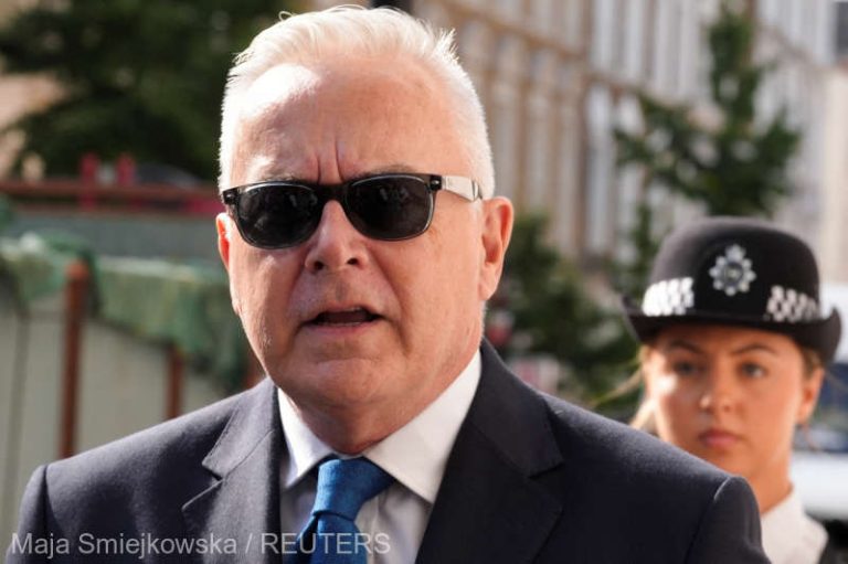 Un fost prezentator vedetă de la BBC, Huw Edwards, recunoaşte că a primit zeci de imagini cu pornografie infantilă