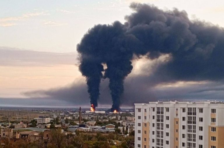 Ucraina a lovit cel mai mare terminal petrolier din Crimeea