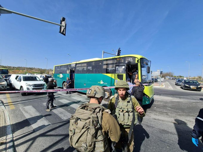 ATAC cu CUŢITUL într-un autobuz plin cu pasageri în Israel