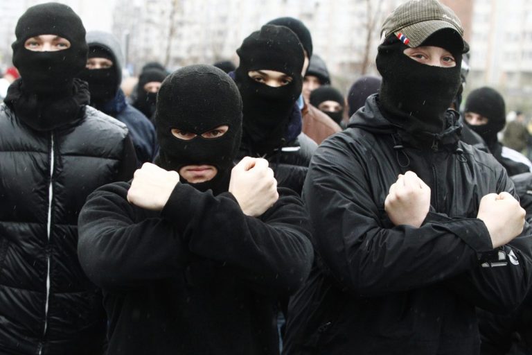 Sunt huliganii din Balcani adepți ai ideologiei de extremă dreaptă?