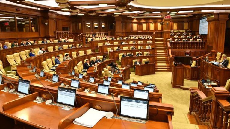 Bolea consideră „dubioasă” ședința extraordinară de mâine a Parlamentului