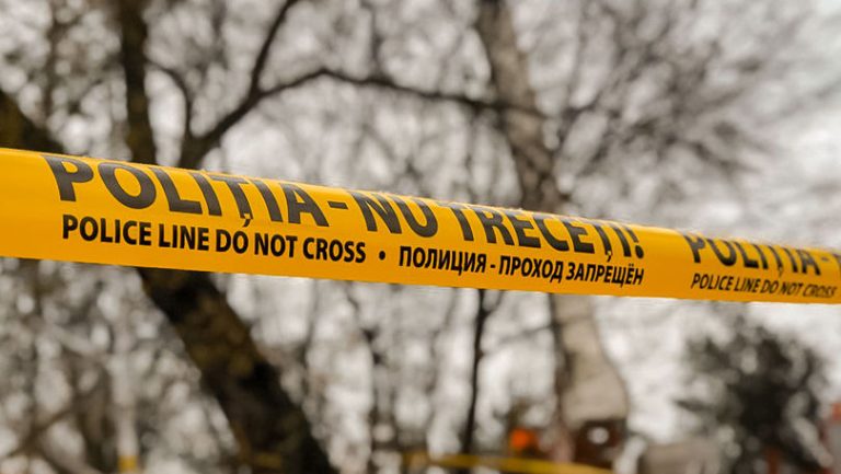 Descoperire macabră la Glodeni: Cadavrul unui bărbat a fost găsit lângă un iaz
