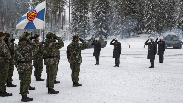 Finlanda îşi majorează bugetul de apărare cu 40%