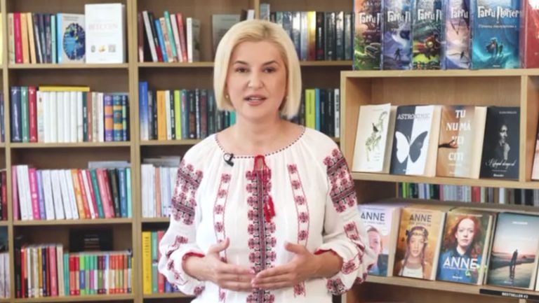 Irina Vlah se pregătește să-și lanseze propria carte