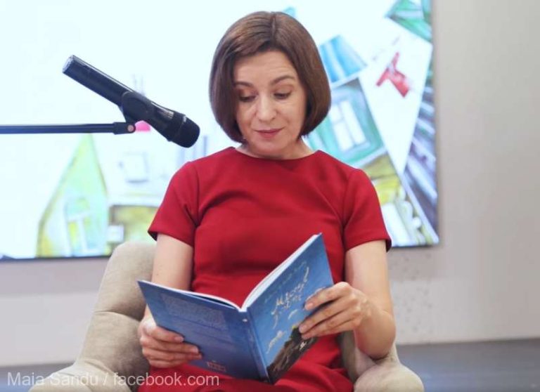 Maia Sandu a vizitat Bookfest şi a citit copiilor un fragment din ‘Micul Prinţ’