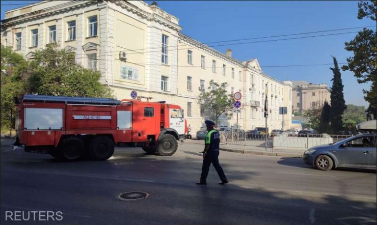 Şantierul naval din Sevastopol a fost atacat cu rachete şi a luat foc