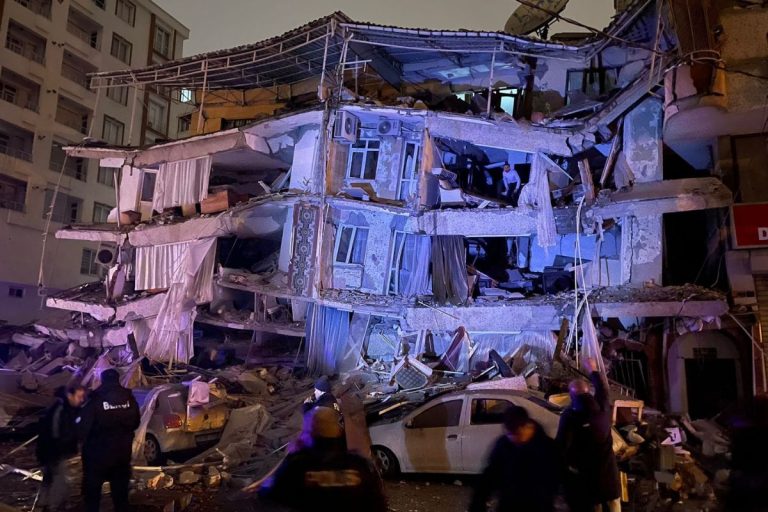 CUTREMUR puternic în Turcia! Cel puţin 284 de oameni au murit – VIDEO