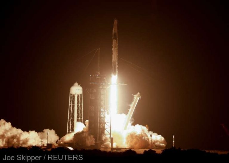 O rachetă a SpaceX a decolat către ISS având pentru prima oară la bord un cosmonaut rus