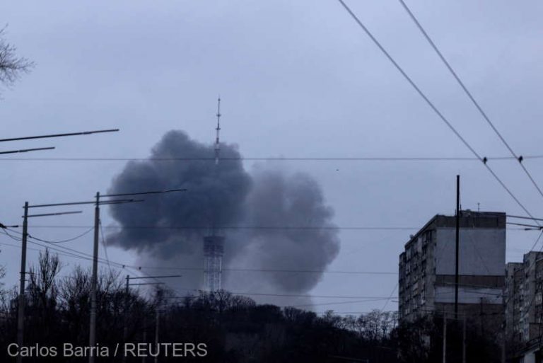 Bombardamentele ruseşti continuă pe teritoriul Ucrainei