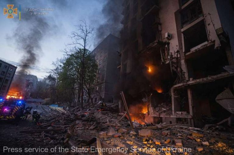 Explozii în centrul Kievului; două clădiri administrative au fost avariate