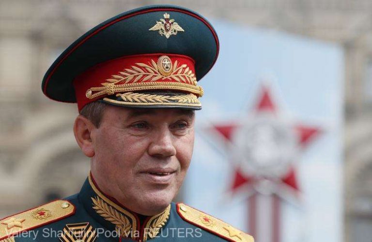Şeful Statului Major General rus a vizitat trupele din Ucraina pentru a discuta următorii paşi după căderea oraşului Avdiivka