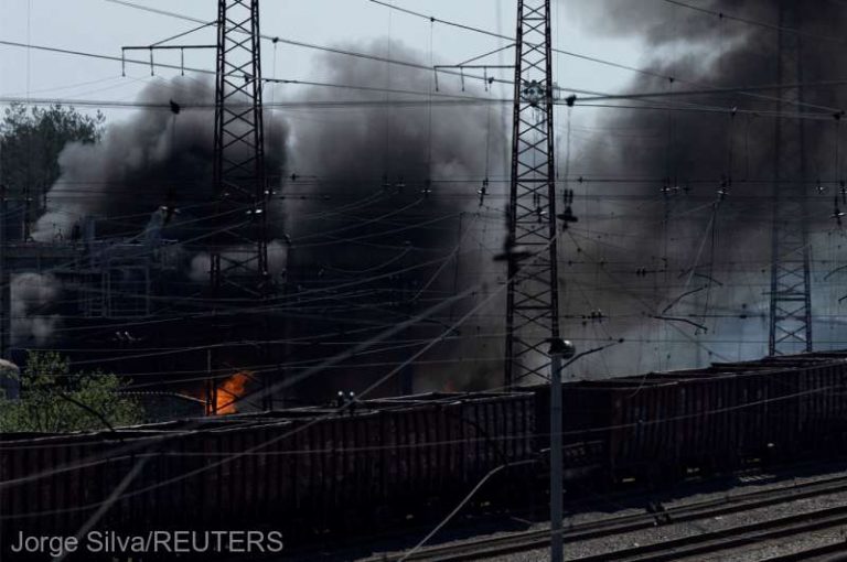 Bombardamentele ruseşti dau peste cap activitatea căilor ferate ucrainene