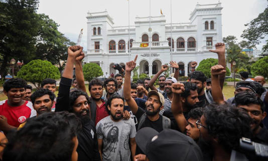 Sri Lanka: Demisia preşedintelui Rajapaksa a fost acceptată, premierul Wickremesinghe va fi învestit preşedinte interimar