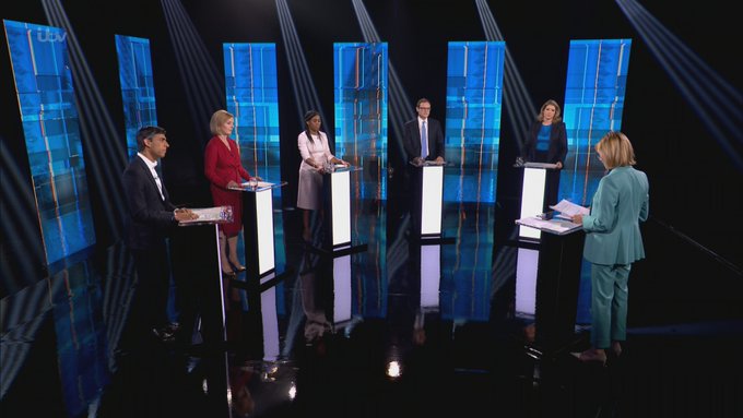 Candidaţii la şefia Partidului Conservator s-au contrat pe diverse subiecte în dezbaterea televizată (VIDEO)