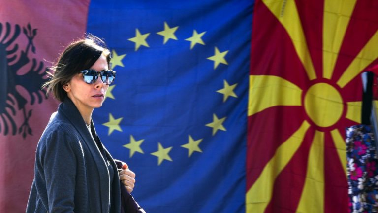 Acord în cadrul UE pentru deschiderea negocierilor de aderare cu Albania şi Macedonia de Nord