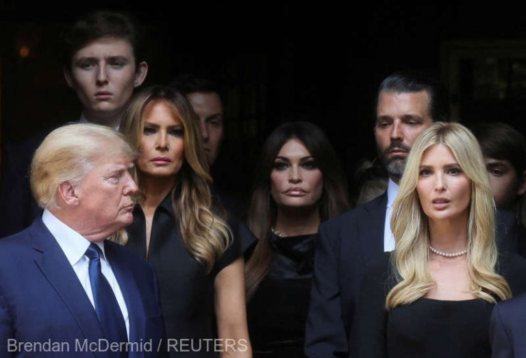 Trump i-a adus un ultim omagiu primei sale soţii, Ivana