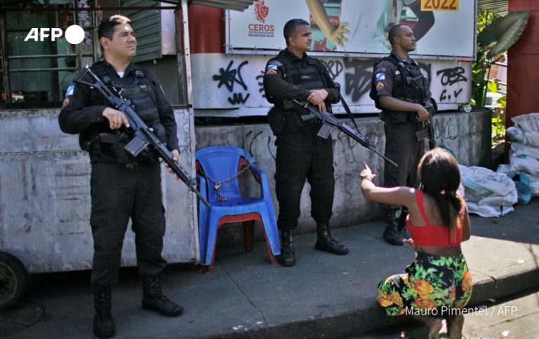 O operaţiune specială a poliţiei s-a terminat cu o ‘baie de sânge’ în favelele din Rio – VIDEO