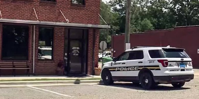Un suspect de crimă din Carolina de Nord, eliberat din greșeală, s-a predat din nou la poliție