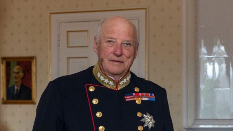 Regele Harald al V-lea al Norvegiei, cel mai vârstnic monarh al Europei, împlineşte 87 de ani