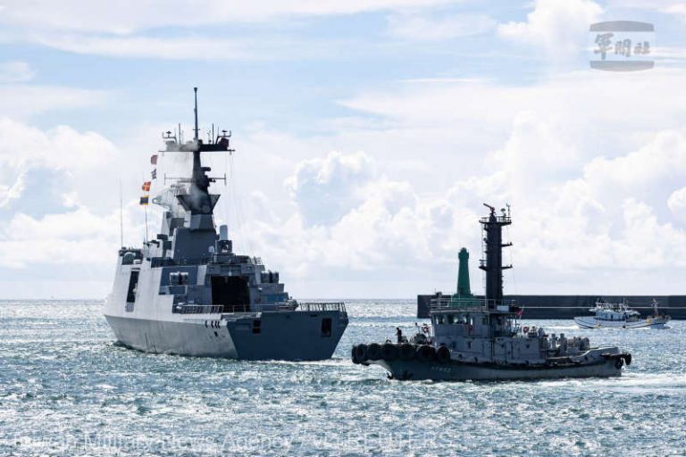 Nave chineze au blocat garda de coastă filipineză într-un teritoriu maritim disputat