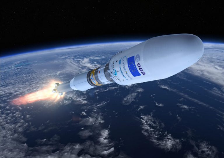 Lăsată cu ‘ochii-n soare’ de ruşi, Europa ar putea folosi rachetele SpaceX pentru viitoarele lansări spaţiale