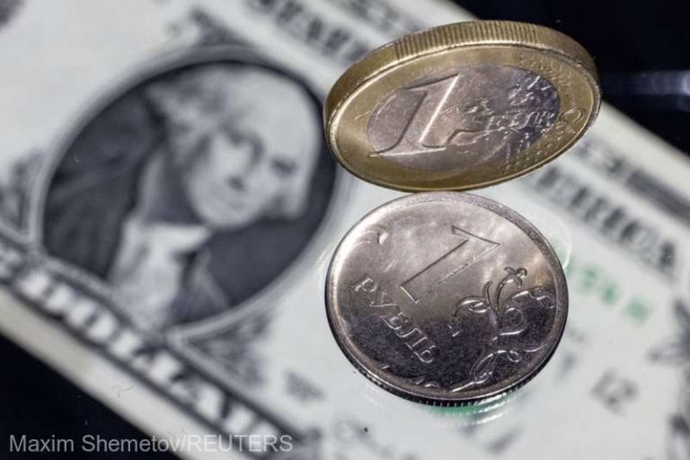 Rubla rusească s-ar putea prăbuşi în faţa dolarului