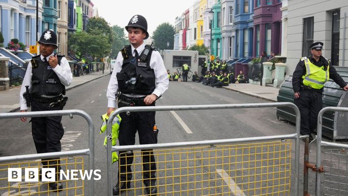 Un bărbat a fost înjunghiat mortal în timpul carnavalului din Notting Hill