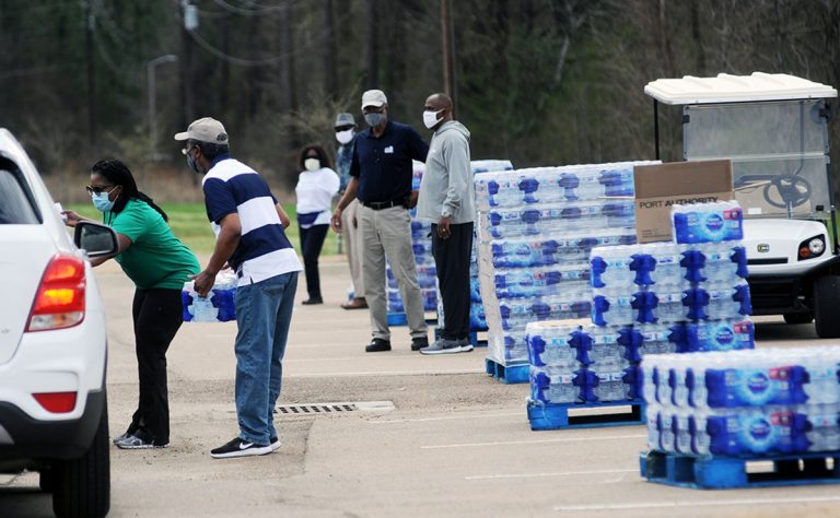 Guvernatorul din Mississippi a activat Garda Naţională după ce capitala statului a rămas fără apă curentă