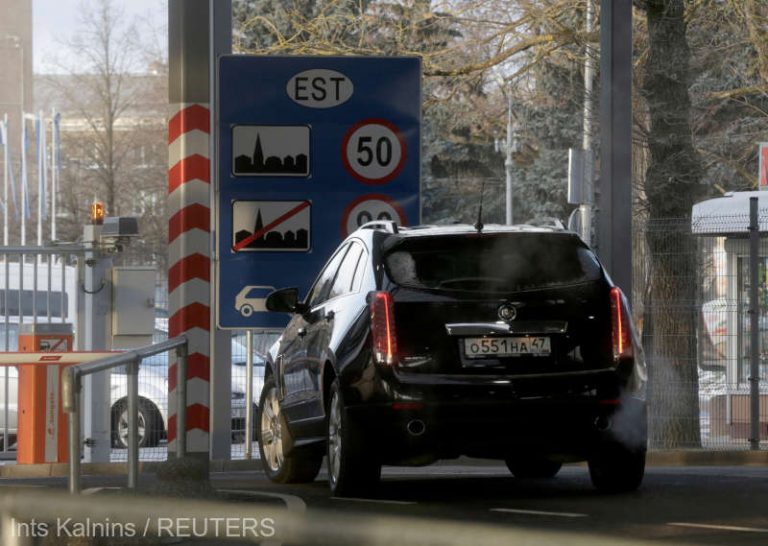 Statele baltice îşi închid frontierele pentru vehiculele înmatriculate în Rusia
