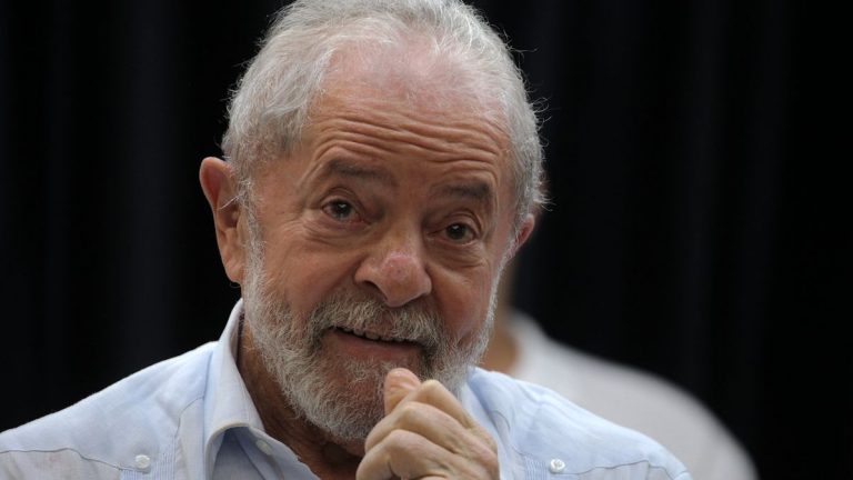 Preşedintele brazilian Lula da Silva a fost supus unei ‘laringoplastii’