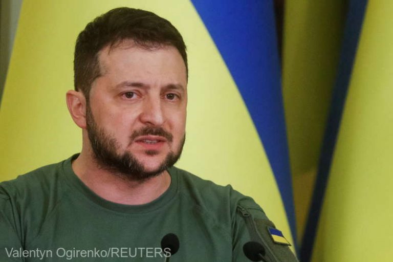 Zelenski prelungeşte legea marţială şi perioada de mobilizare generală în Ucraina