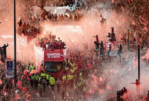 Primăria din Liverpool face o paradă în cinstea echipelor de fotbal după finala Ligii Campionilor