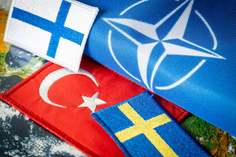 Suedia şi Finlanda continuă dicuţiile cu Turcia pentru a fi primite în NATO