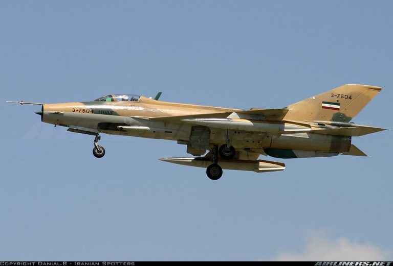 Un avion de antrenament militar s-a prăbuşit în Iran! Ambii piloţi au murit