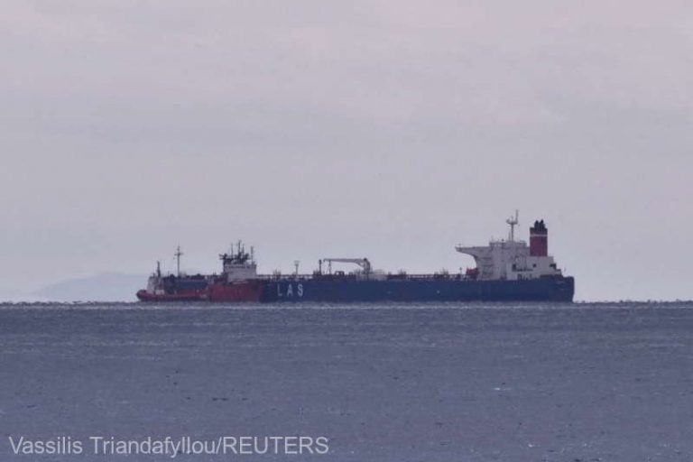 Trei mari companii maritime greceşti REFUZĂ să mai transporte petrol rusesc