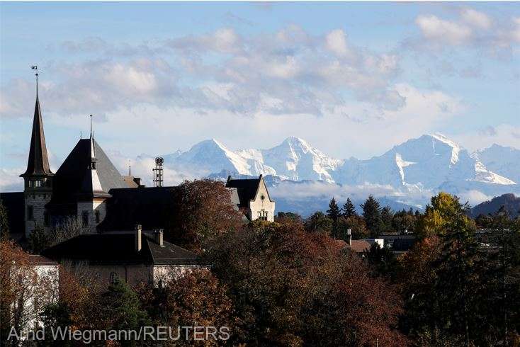 Topirea gheţarilor din Munţii Alpi redesenează frontiera italo-elveţiană